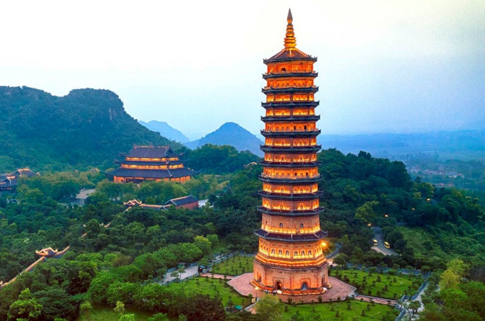 The records not only showcase the grandeur and scale of Bai Dinh Pagoda but also highlight its cultural and religious importance in Vietnam and Southeast Asia